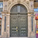 102 - Urban Opera Picasso